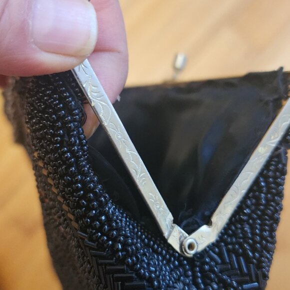 Vintage 70s, 80s, Made in Hong Kong Black Beaded bag with flower patterns - Picture 6 of 6